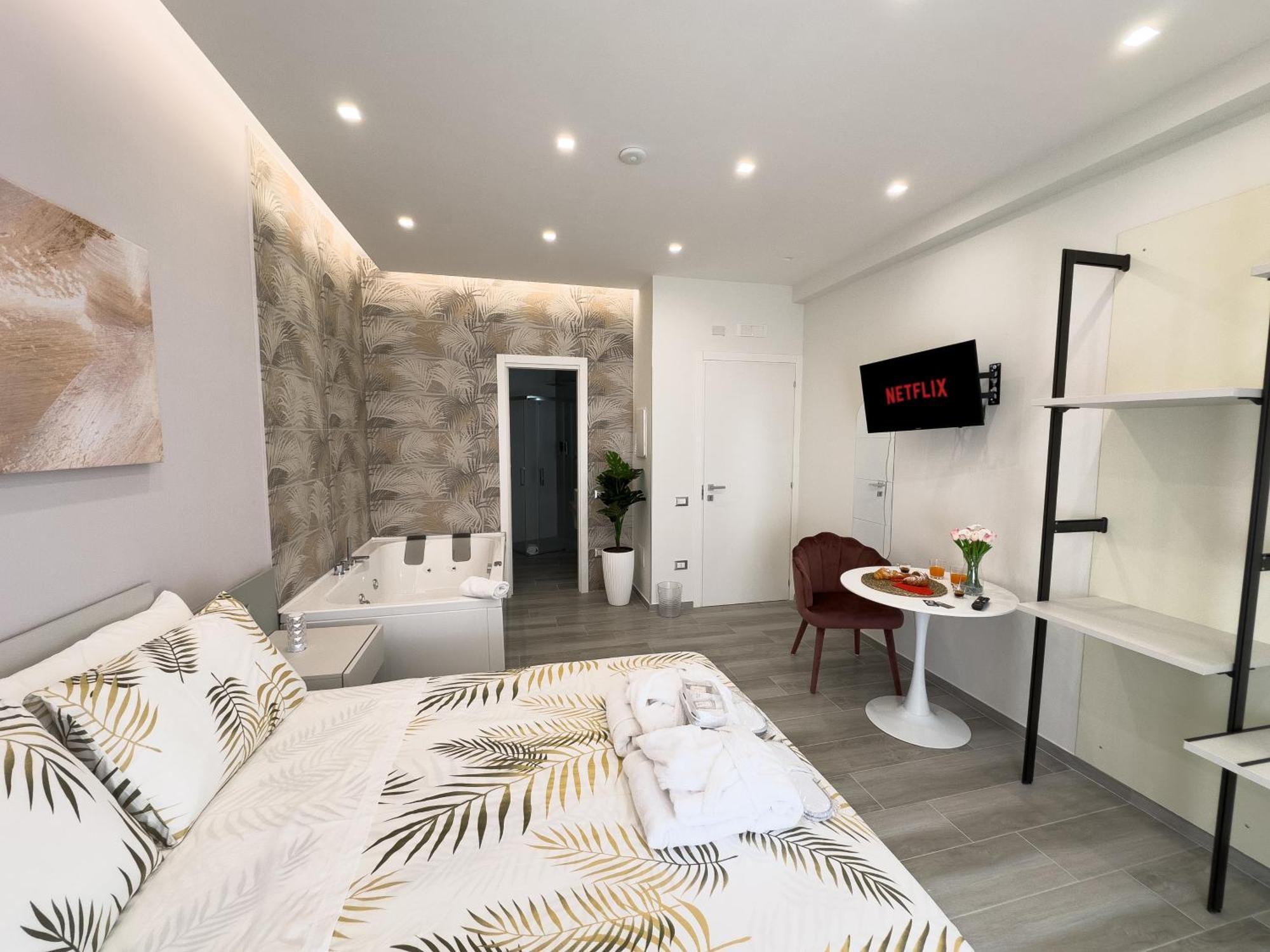 Al Civico3 Home & Suites Салерно Екстериор снимка