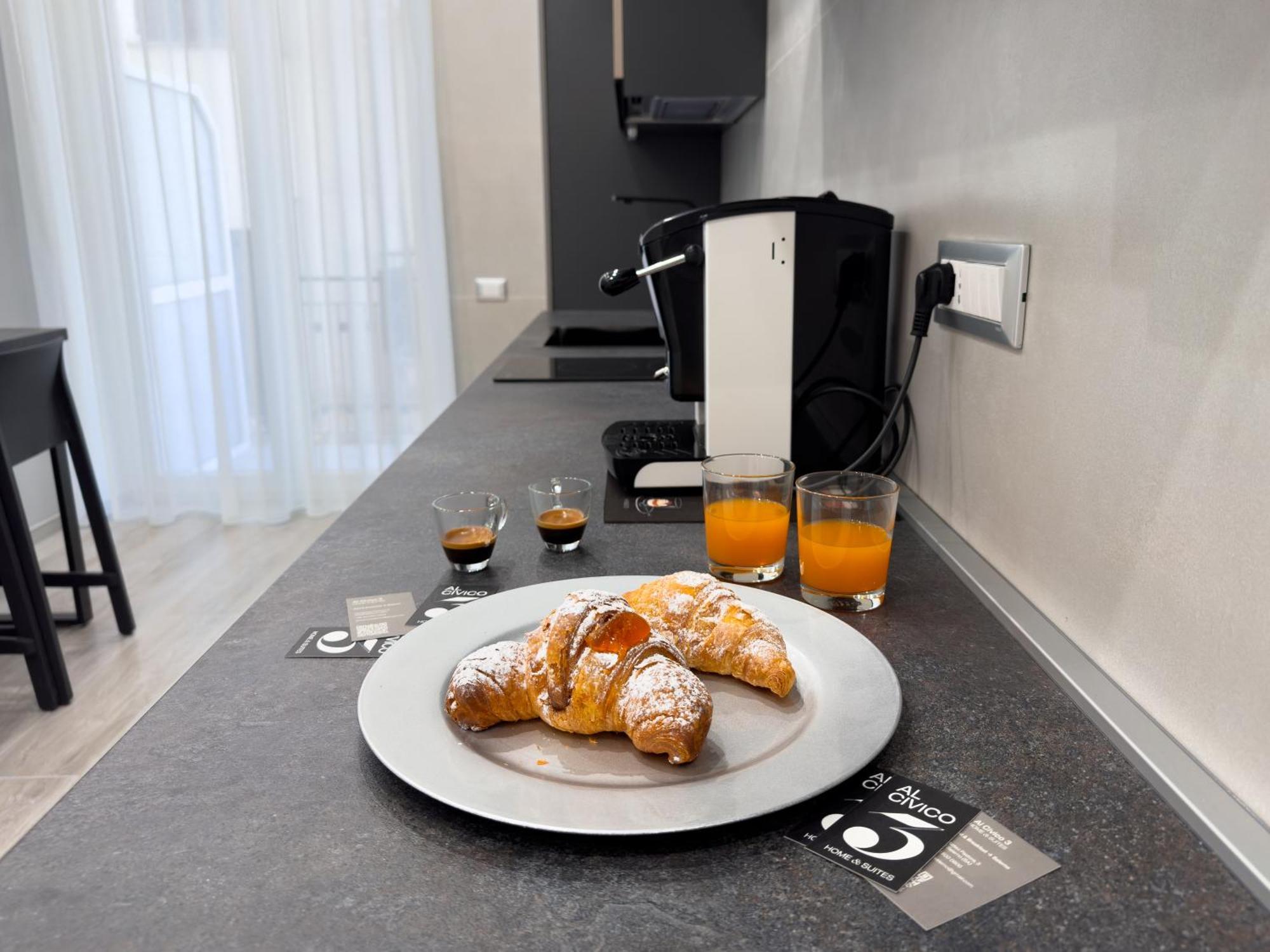 Al Civico3 Home & Suites Салерно Екстериор снимка